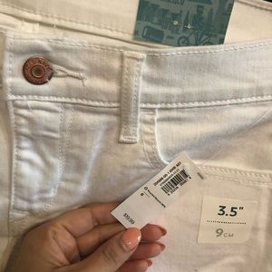 Old Navy Shorts - NEW White denim shorts. Old navy size 6. Old Navy Shorts - NEW White denim shorts. Old navy size 6.